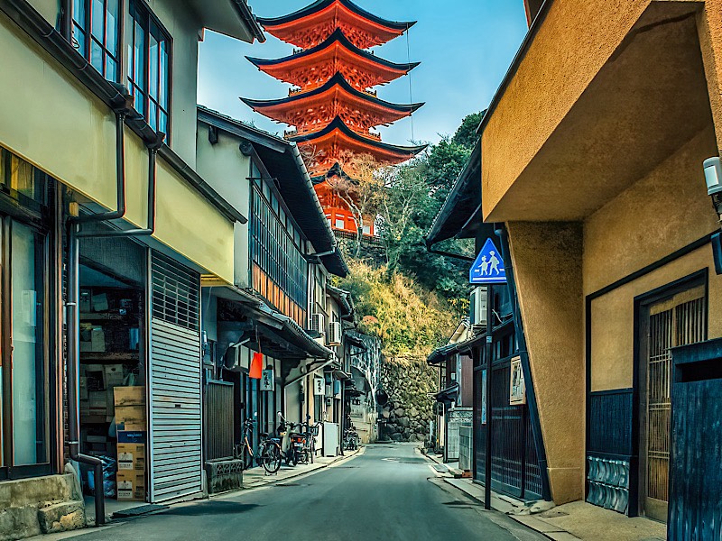 【即日募集】老舗旅館で学ぶ、本物の接客。